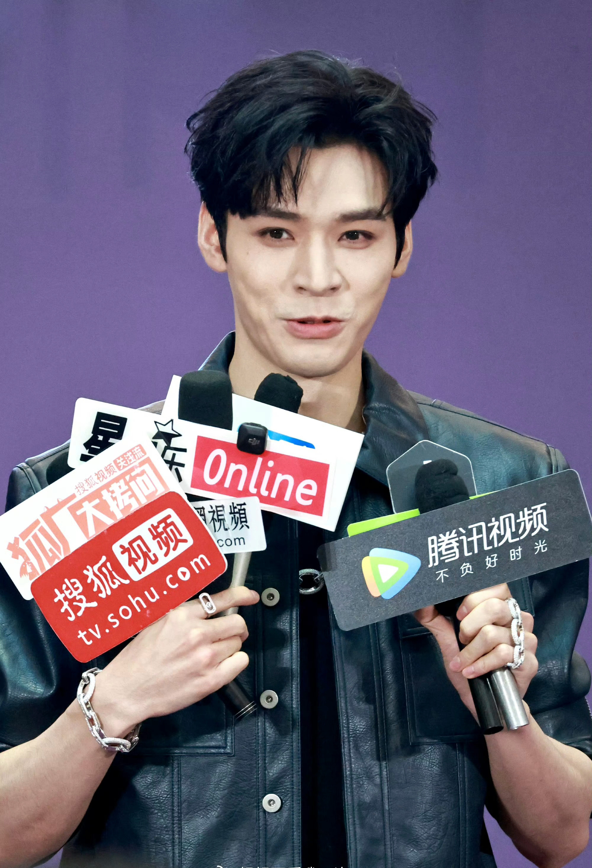 科技股还在跌原因  是不是有什么东西没披露？能不能开个情况说明会？ 