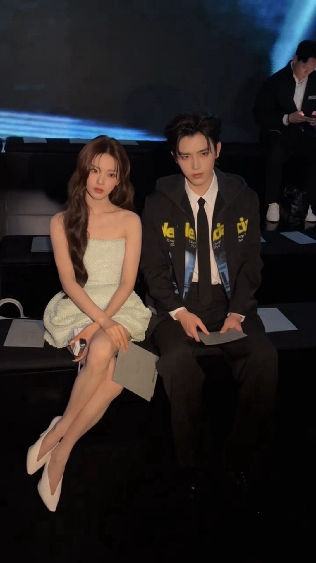 陈飞宇杨超越秀场同框合影路透来了呀！陈飞宇杨超越大秀同框