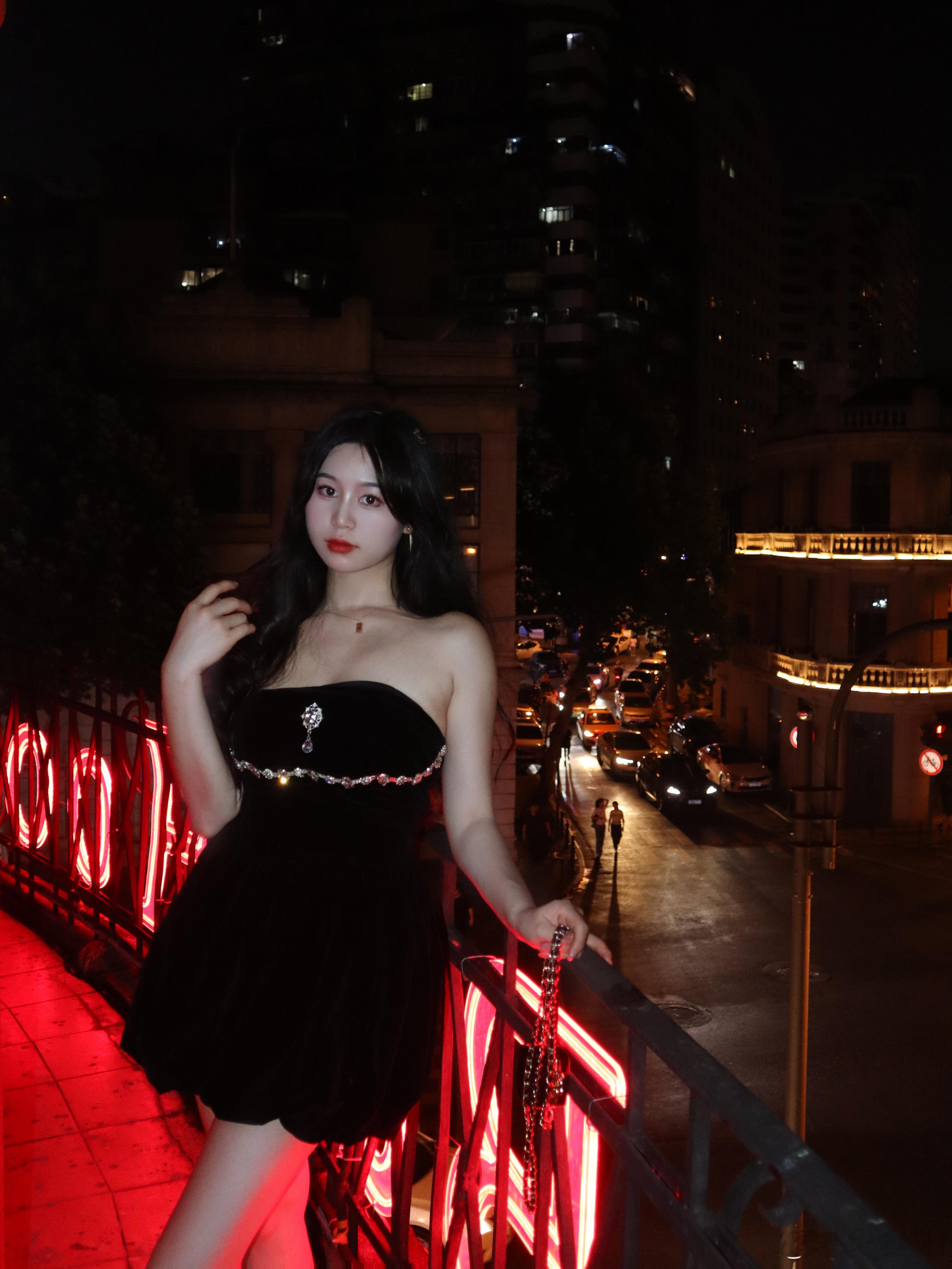 温柔和浪漫都藏在晚安里。 ​​​