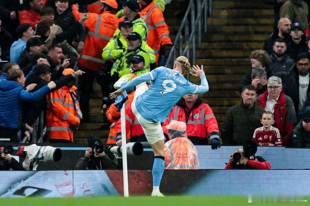 英超第13轮，曼城将主场对阵利兹联，哈兰德已连续5个英超主场取得进球，若此役对阵