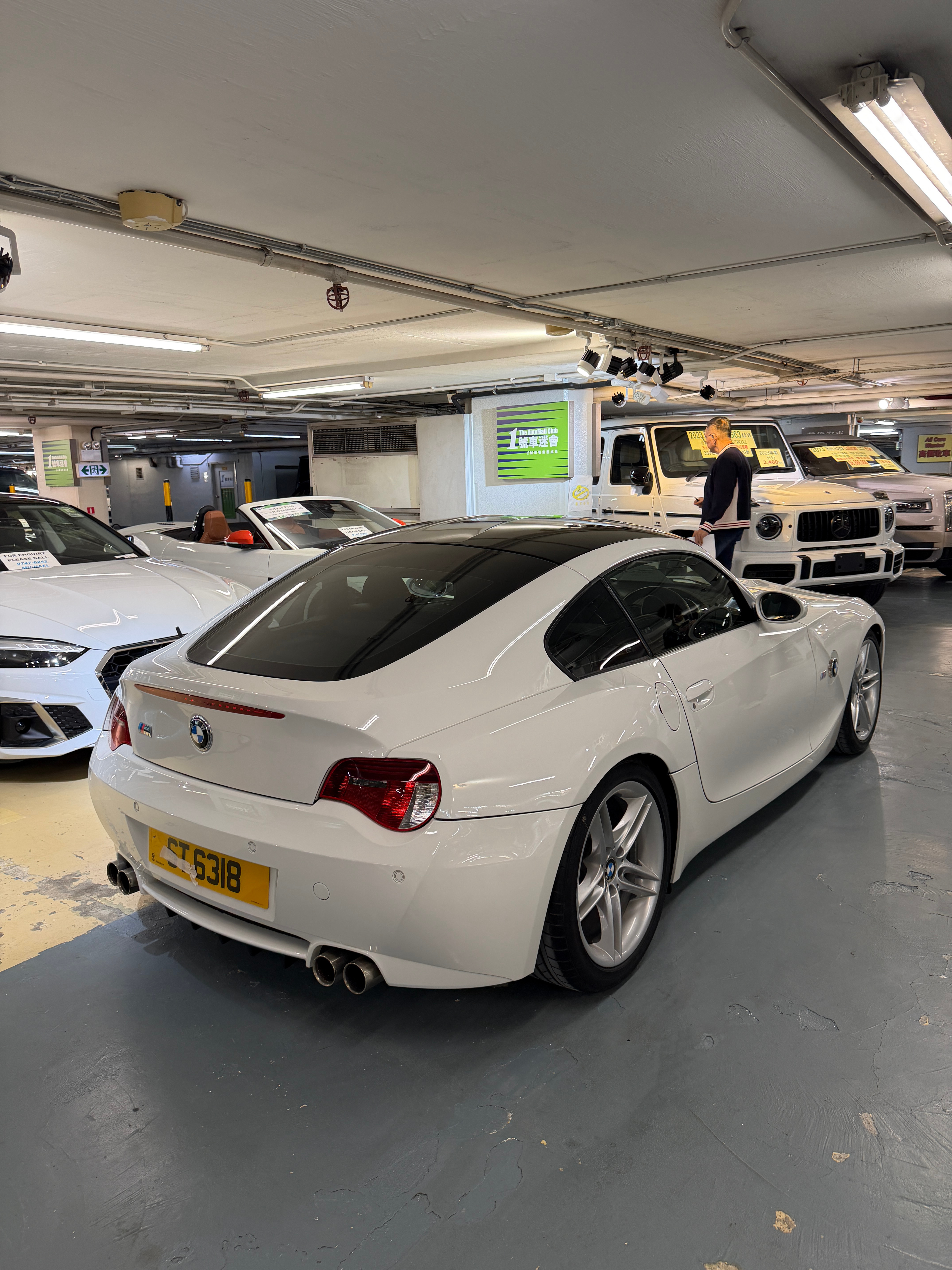 大v聊车 香港的二手车真是卧虎藏龙，什么车都有！你见过几个！ 香港·香港會議展覽