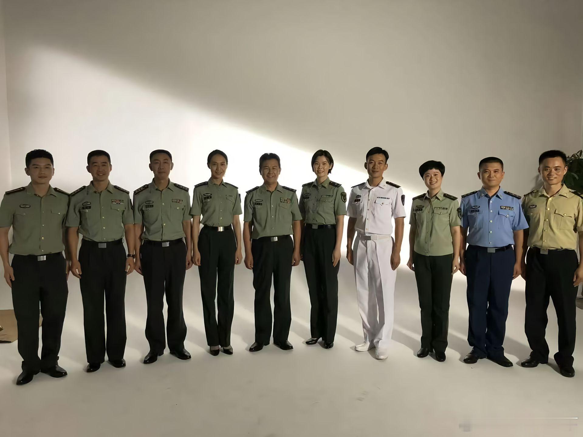 樊咚这排面是真的硬，又板正又硬。 ​​​
