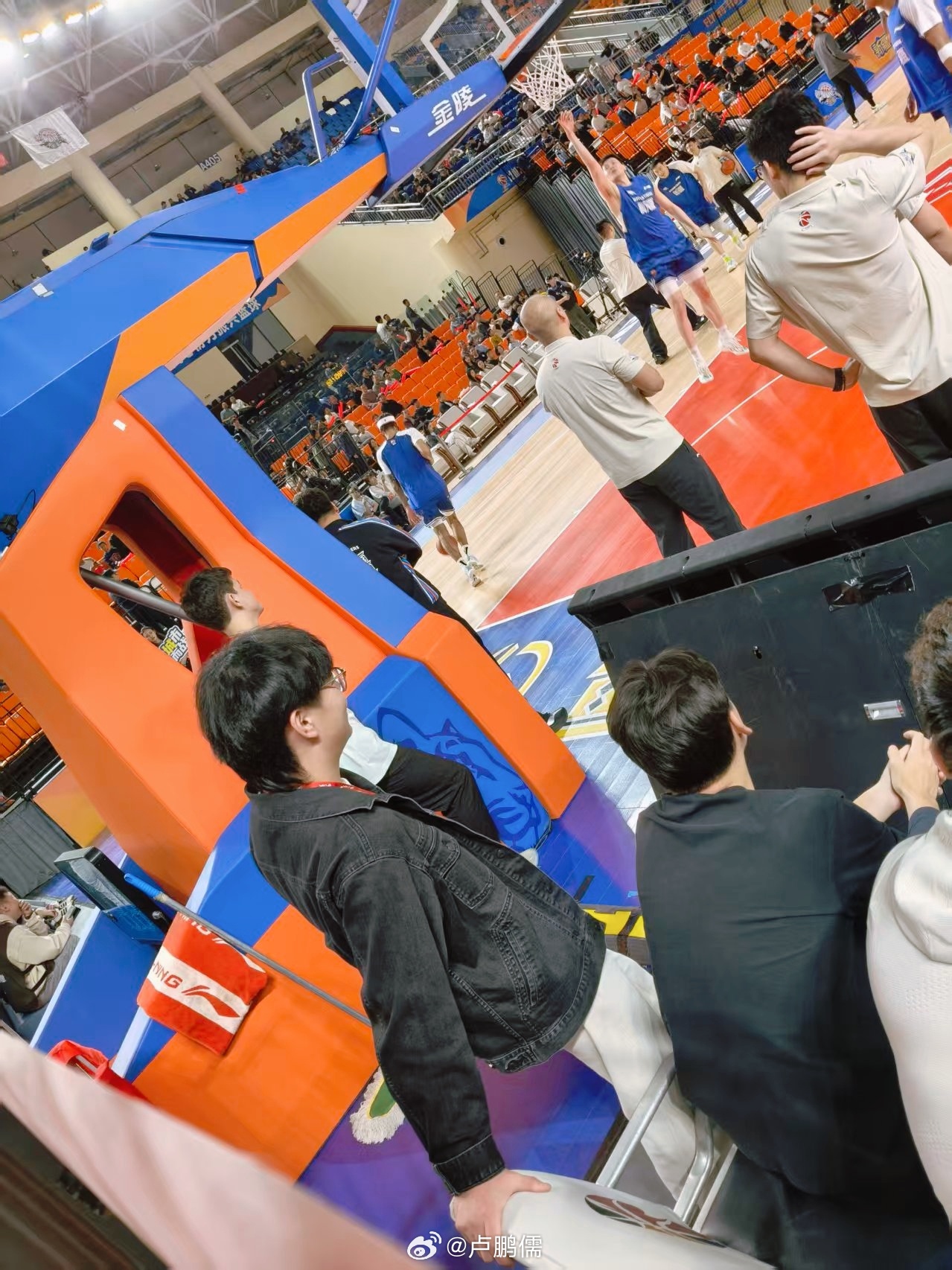 比赛日工作照/摸鱼照cba逛吃逛吃卢小卢篮球世界