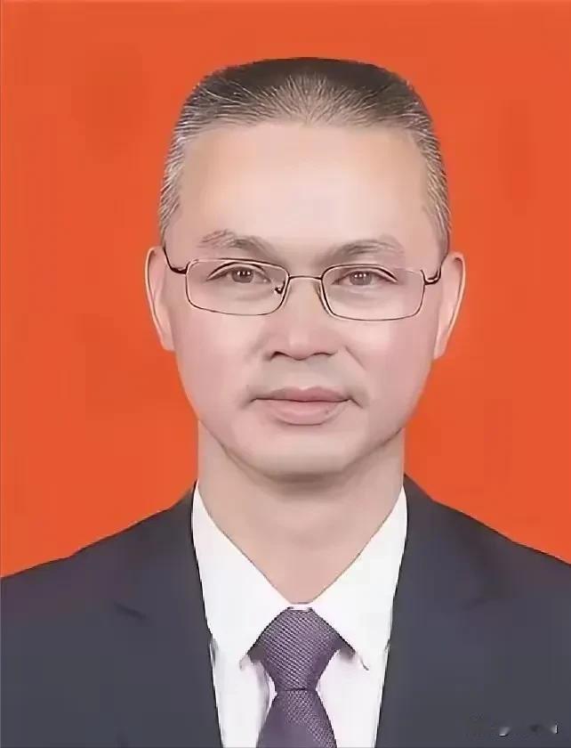 1997年，19岁战士为救人而牺牲，父母几度昏厥，可谁料20年后，战士母亲病逝，