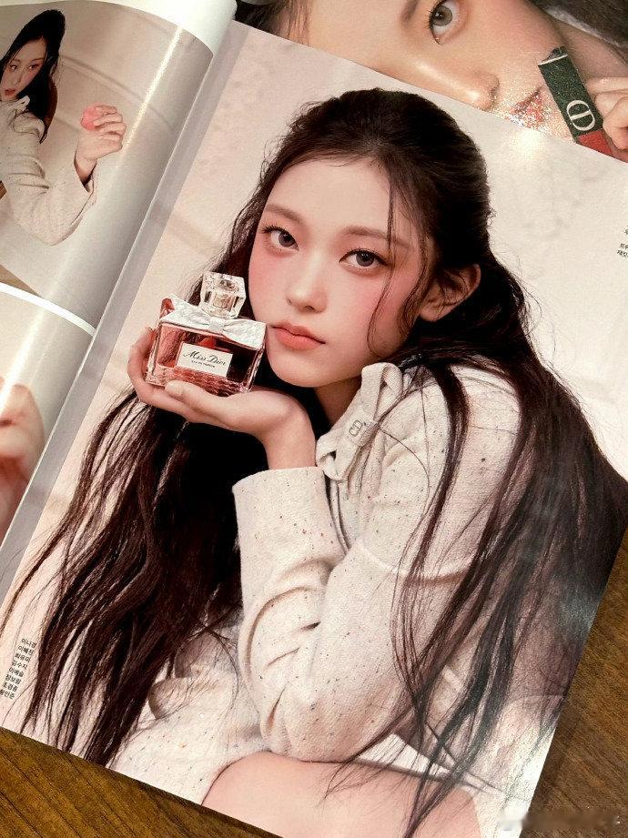 Haerin嘉人杂志内页 Haerin嘉人杂志内页，放大美貌！姜海粼嘉人杂志内页