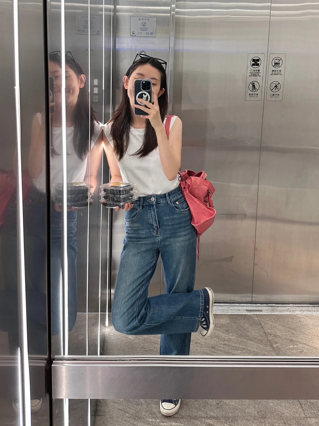 买了蓝莓回家吃🫐