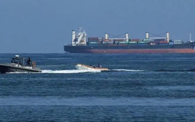 中国拒从美意购委油，美军公海抢油：霸权行径击穿国际规则底线
 
这哪里是国际社会