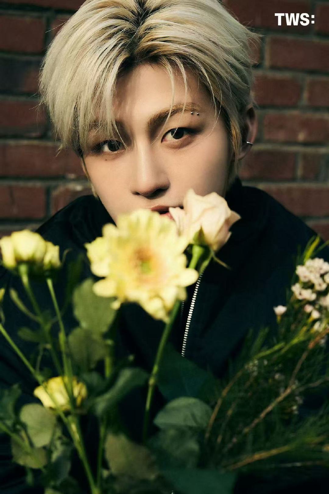 韩志薰发长文韩志薰父亲去世后首发文 TWS韩志薰昨晚深夜发长文，说“无论遇到怎样