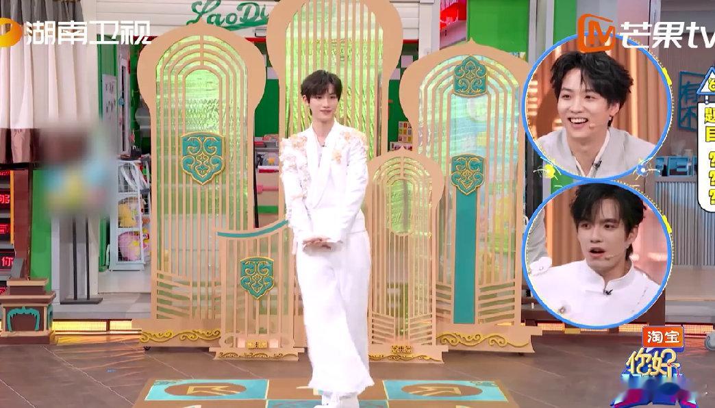  丁程鑫[超话]撩人的事丁程鑫顺手就做了你好星期六 丁程鑫这舞台表现力！柠檬叉跳