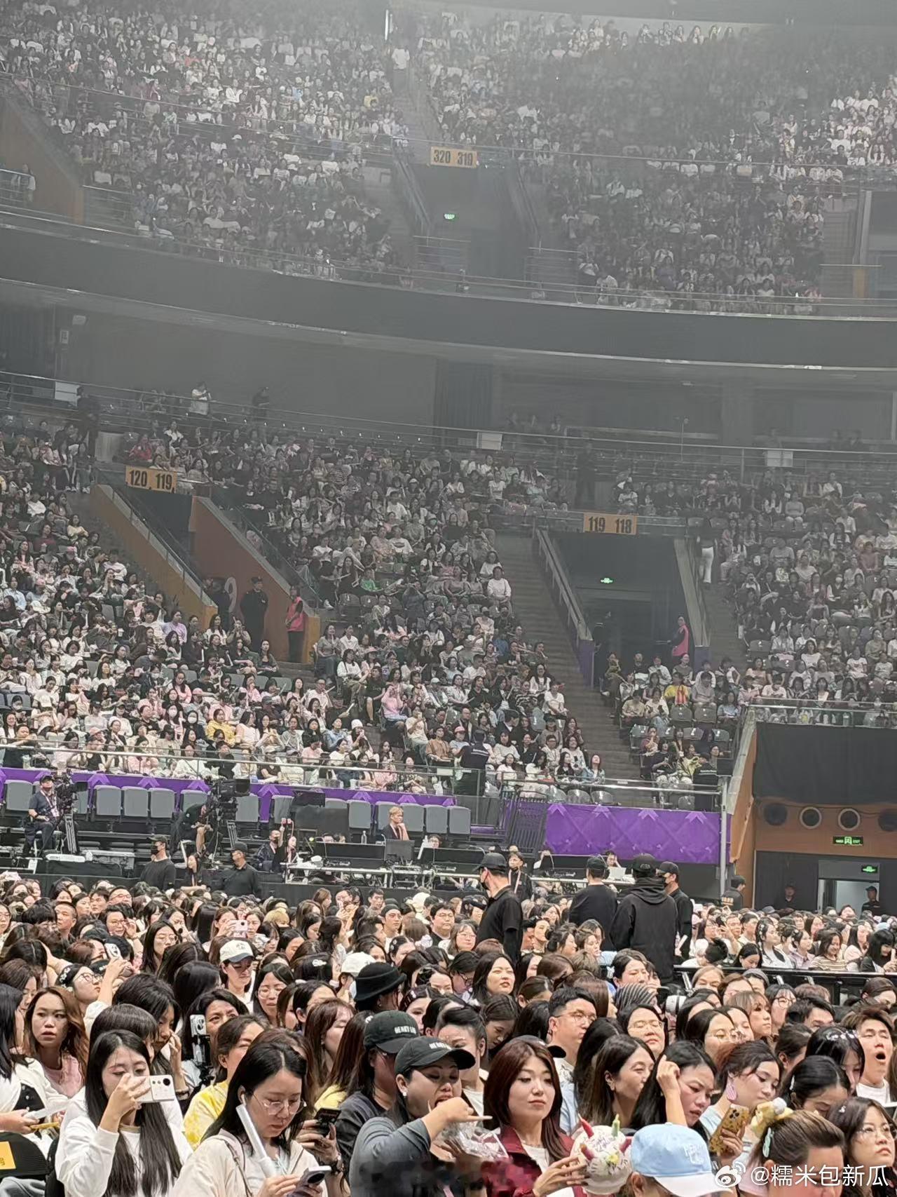 刘宪华巡演北京站上座率 实拍看台直观看到满场观众，过硬的现场实力支撑高上座率，是
