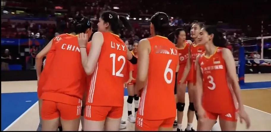  中国女排发挥正常，3-0轻取保加利亚队，拿到香港站比赛开门红
世界女排联赛中国