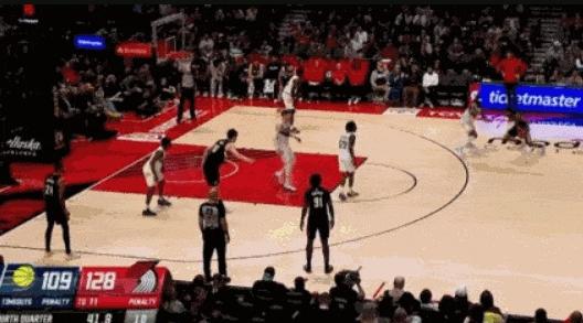 杨瀚森扣爽了！
今天开拓者和步行者这场比赛太精彩了！比赛最后时刻，韦斯利那波操作