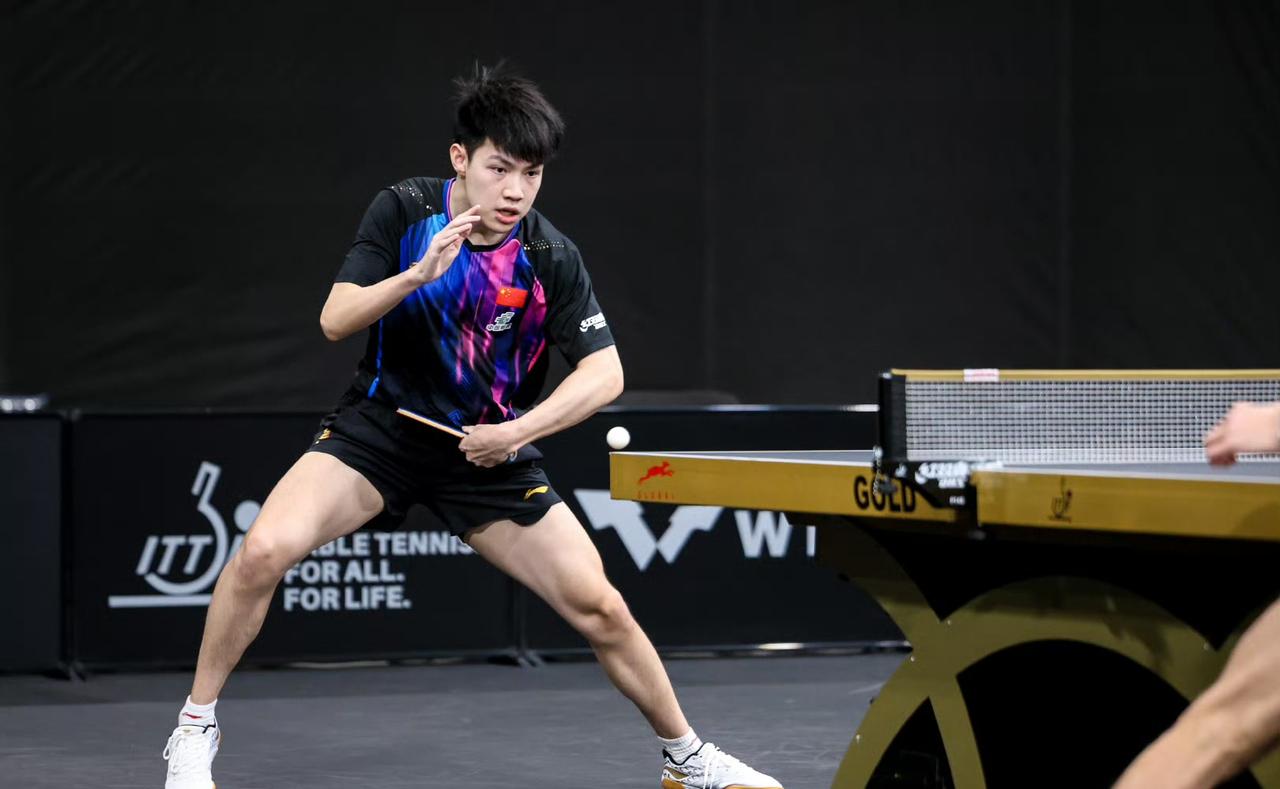 国乒本站比赛有望夺4冠，目前已经收获了男双，女双，女单三个项目的冠军，独苗黄友政