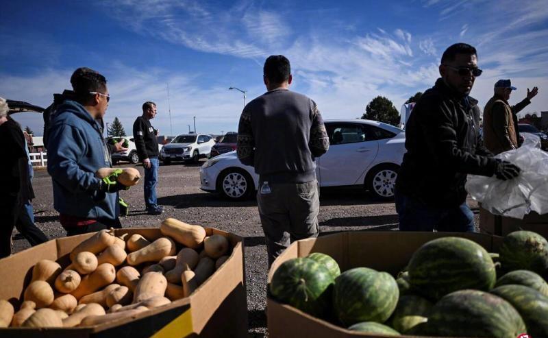 【美国交长：政府再不重开 航班可削减多达20%】美国联邦政府继续停摆对民航服务的