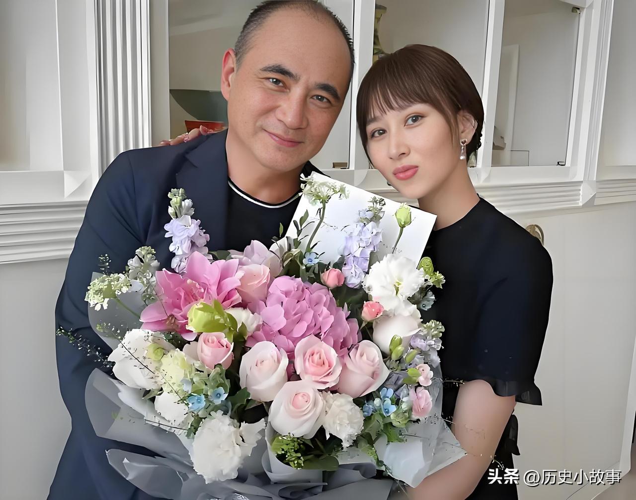 当年，富豪朱兆祥向胡静求婚，胡静说：你大我12岁，咱们不合适。朱兆祥掏出一张卡，