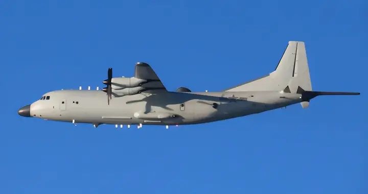 东海惊魂！日本F-15紧急起飞，中国新型“深海猎手”被拦截