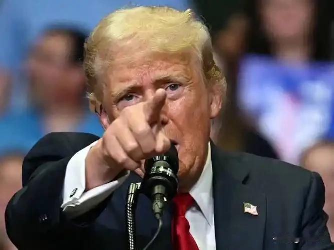 特朗普又发飙了！这次竟是因为女记者追问打击“运毒船”视频，直接怒斥其“讨厌”“糟