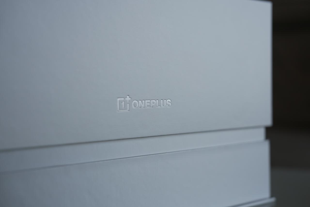 一加 Ace 6T的邀请函收到了，是一个对数码博主来说无比实用的手机休眠舱。寓意