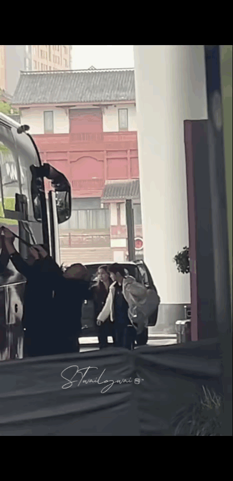 🔥刚笑完就破防！
孙颖莎王楚钦火速奔赴成都封训
球迷太心疼

        