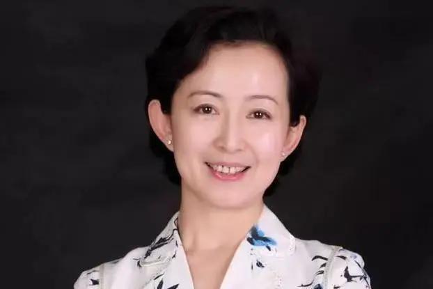 刘红梅走了，61岁。 刚看到这条消息，心里挺不是滋味的。中央戏剧学院教授、演员刘