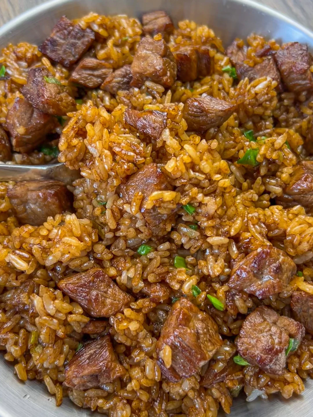 我滴妈绝了...这牛肉炒饭真是盖了帽了！！