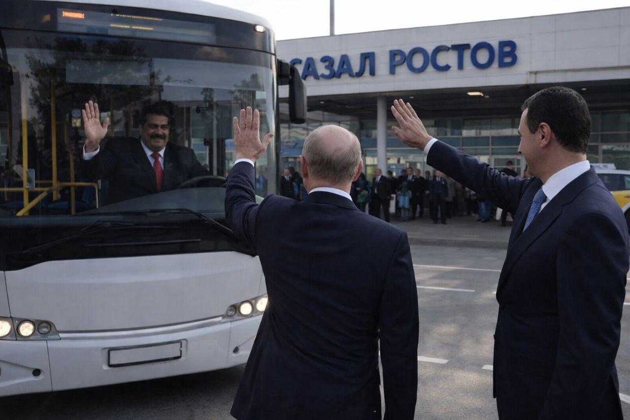 美国入侵委内瑞拉 据《纽约时报》报道，美国空袭加拉加斯后，马杜罗的下落不明，但他