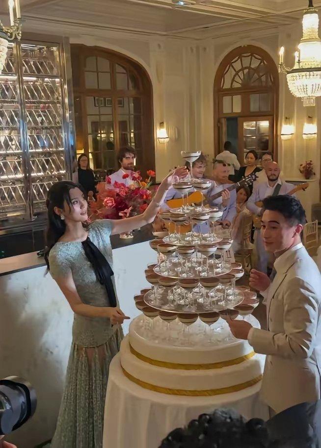奚梦瑶婚礼奚梦瑶何猷君这法国婚礼，宾客阵容简直太牛了！王嘉尔特意飞来捧场，谷爱凌