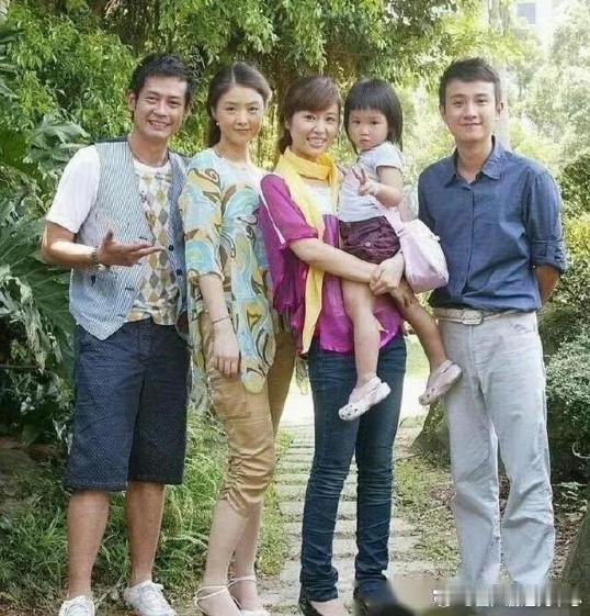 蒋欣那时候居然比林心如还美！这是哪个剧的剧照？有人看过吗？ ​​​