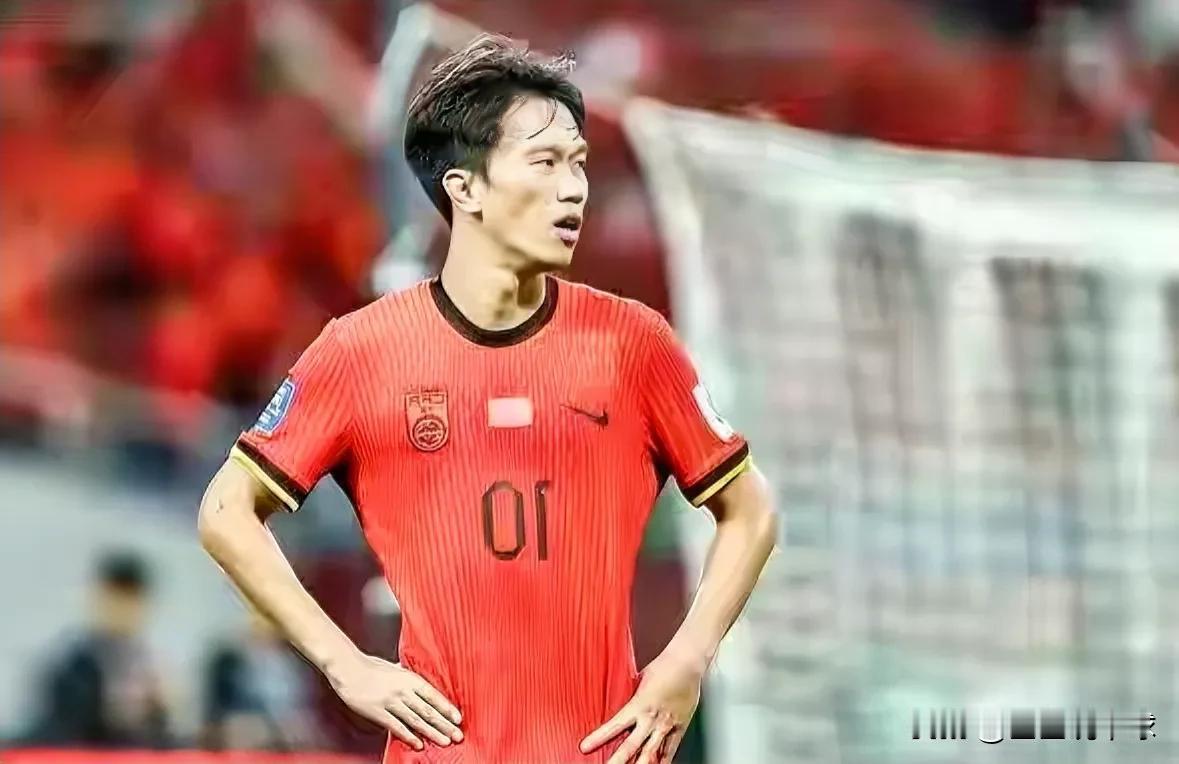国足今晚大战，无奈10号球员不在大名单，不得不说的三点：
1. 国足最灵动最有创