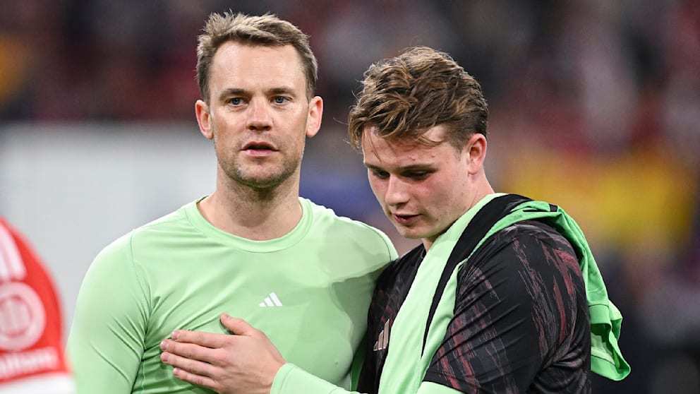 赫内斯谈诺伊尔和乌尔比希：“嗯，就我个人而言，如果由我决定，我们会试着让他[诺伊