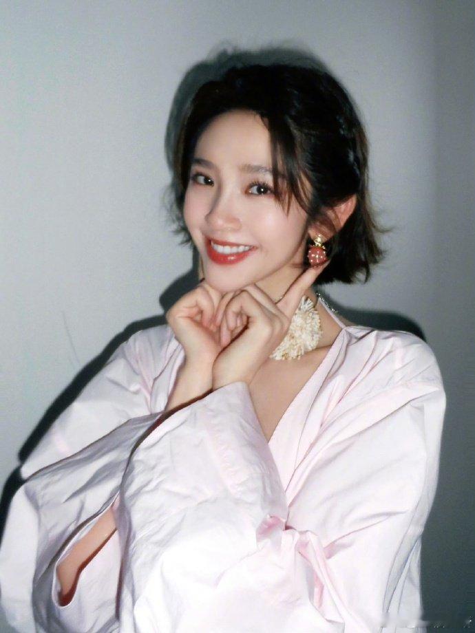 唐艺昕唐艺昕情商乘风2026 摒弃私心顾全大局，真心对待每一位队友，乘风姐妹情被