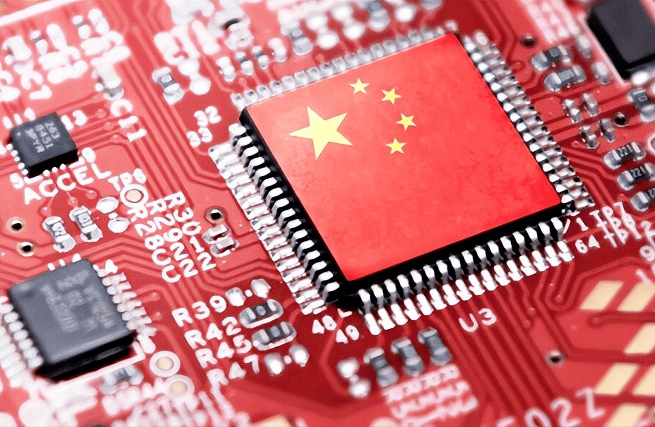 暴涨72.6%：被“卡脖子”的中国芯片，怎么成了出口爆款？
 
这事儿非常反常识