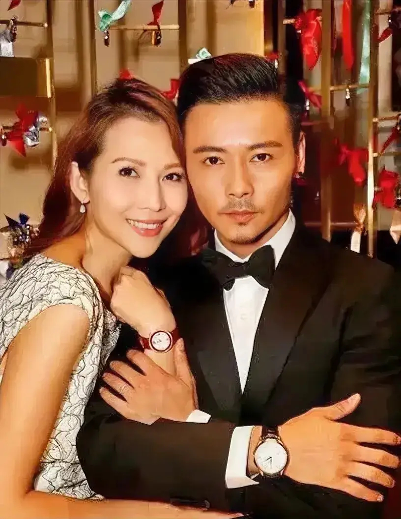张晋和蔡少芬国外旅行突发心脏病这标题我看的还以为两个人同时犯心脏病[流汗]不过生