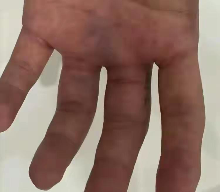 浙江台州，30多岁的男子，在生意场上摸爬滚打了很多年，也混成了老板，最近听信了一