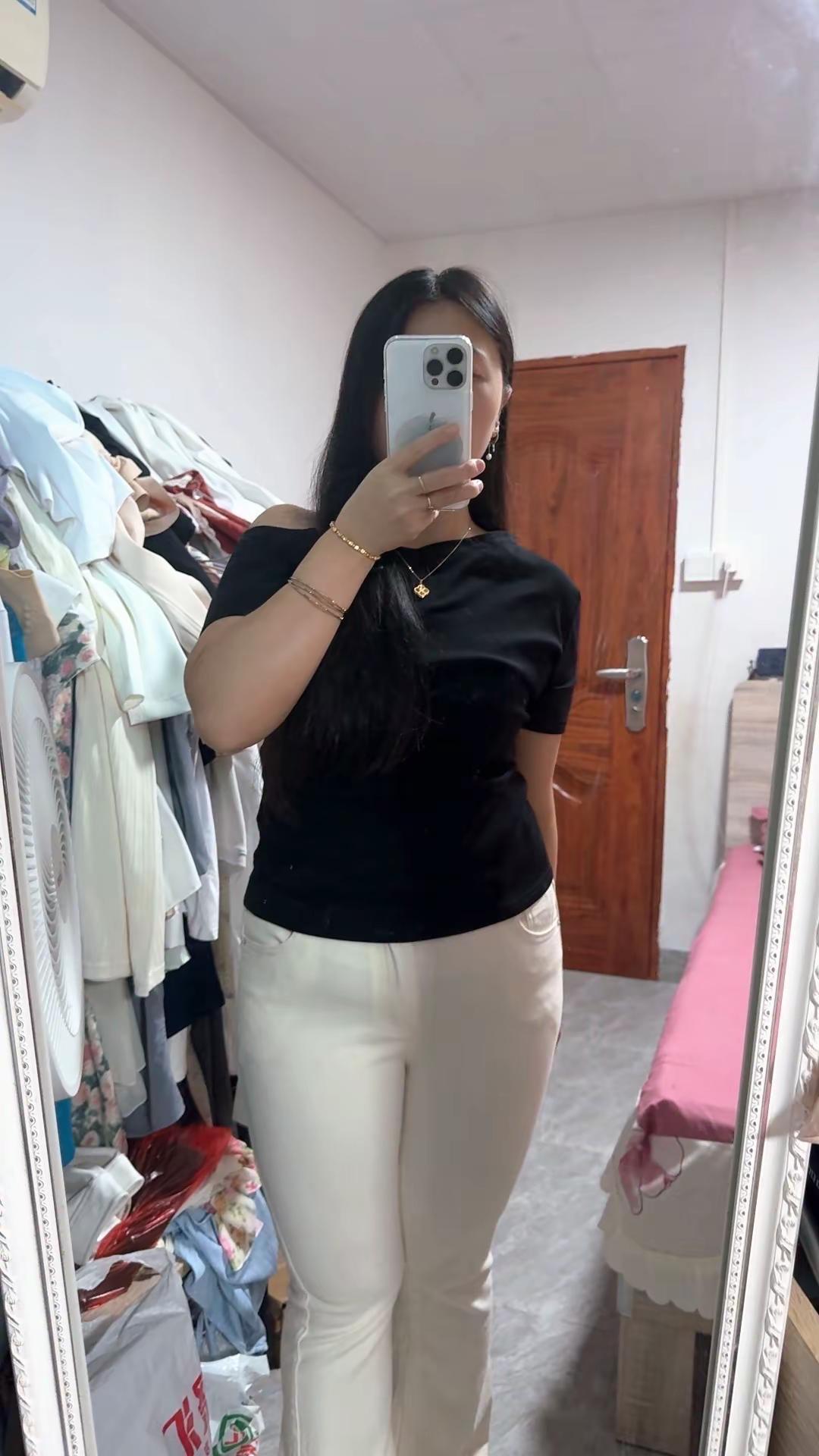 拒绝身材焦虑从穿搭开始 请微胖女生自信大胆穿