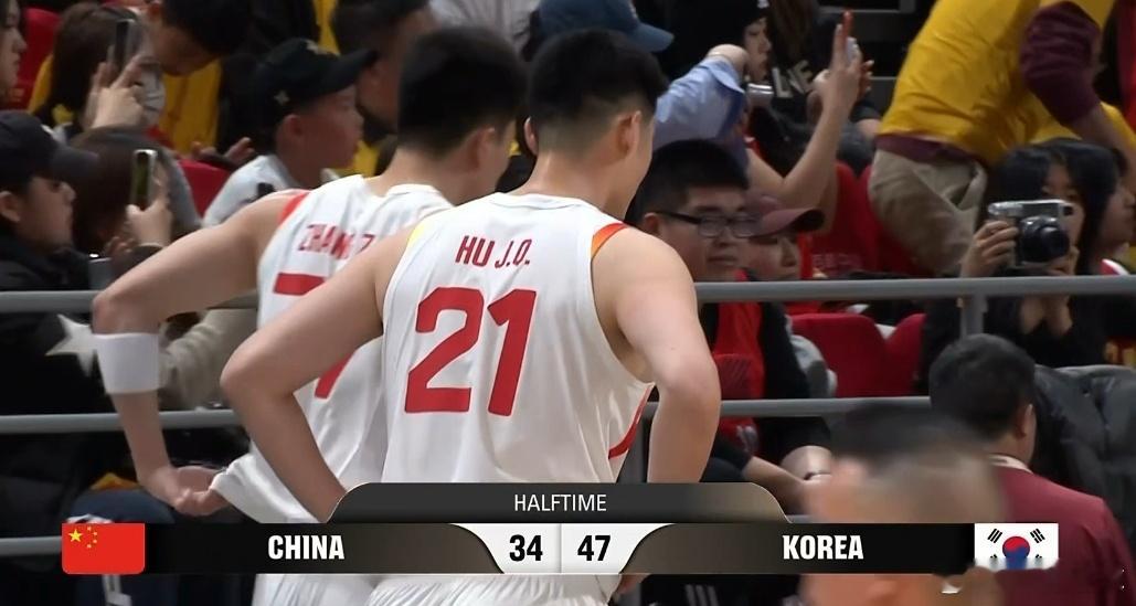 男篮打得太紧了，高诗岩大大大空篮也没进！上半场34-47落后……不过我觉得男篮能