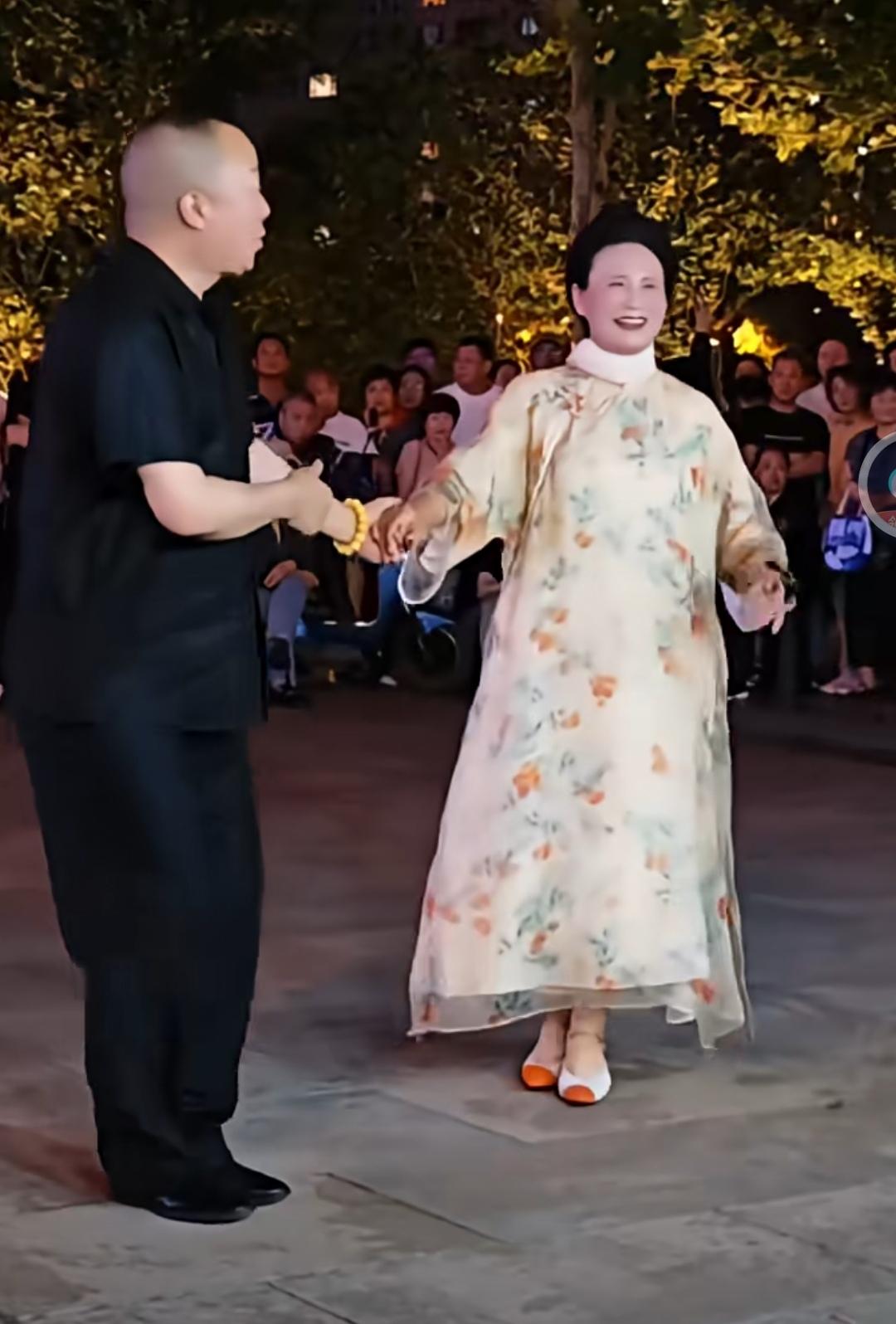 人到底有没有三六九等之分？
        40多年的改革开放，人们的观念有了质