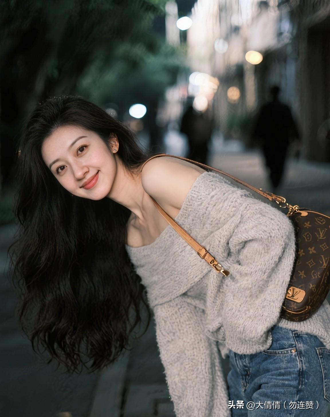 工作一定要早明白，
别把领导的评价，
当成自己的人生判决书。
他认可你，不代表你