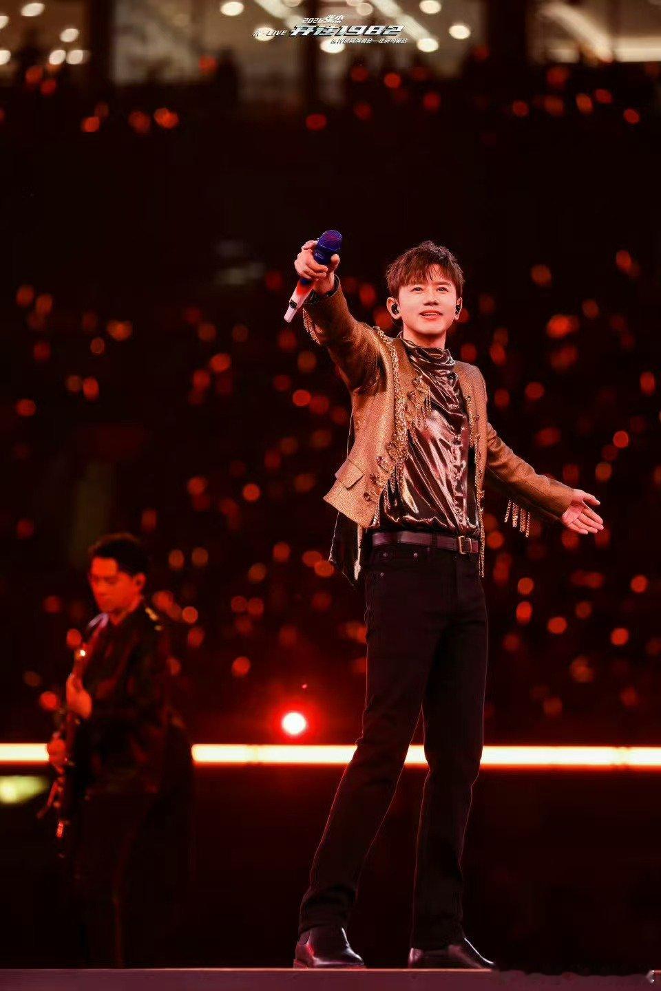 张杰或将参加国粤无双期待值拉满！张杰加入国粤双语对决舞台，歌手强强联手，演绎经典