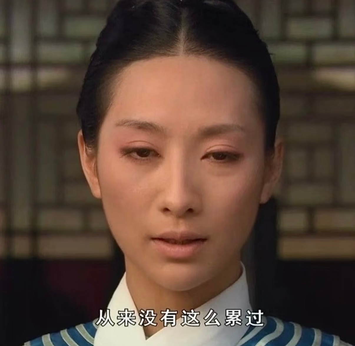 飞机上问泡子有没有玩够？她说还没有。 