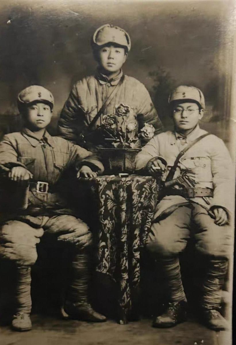 英雄三兄弟