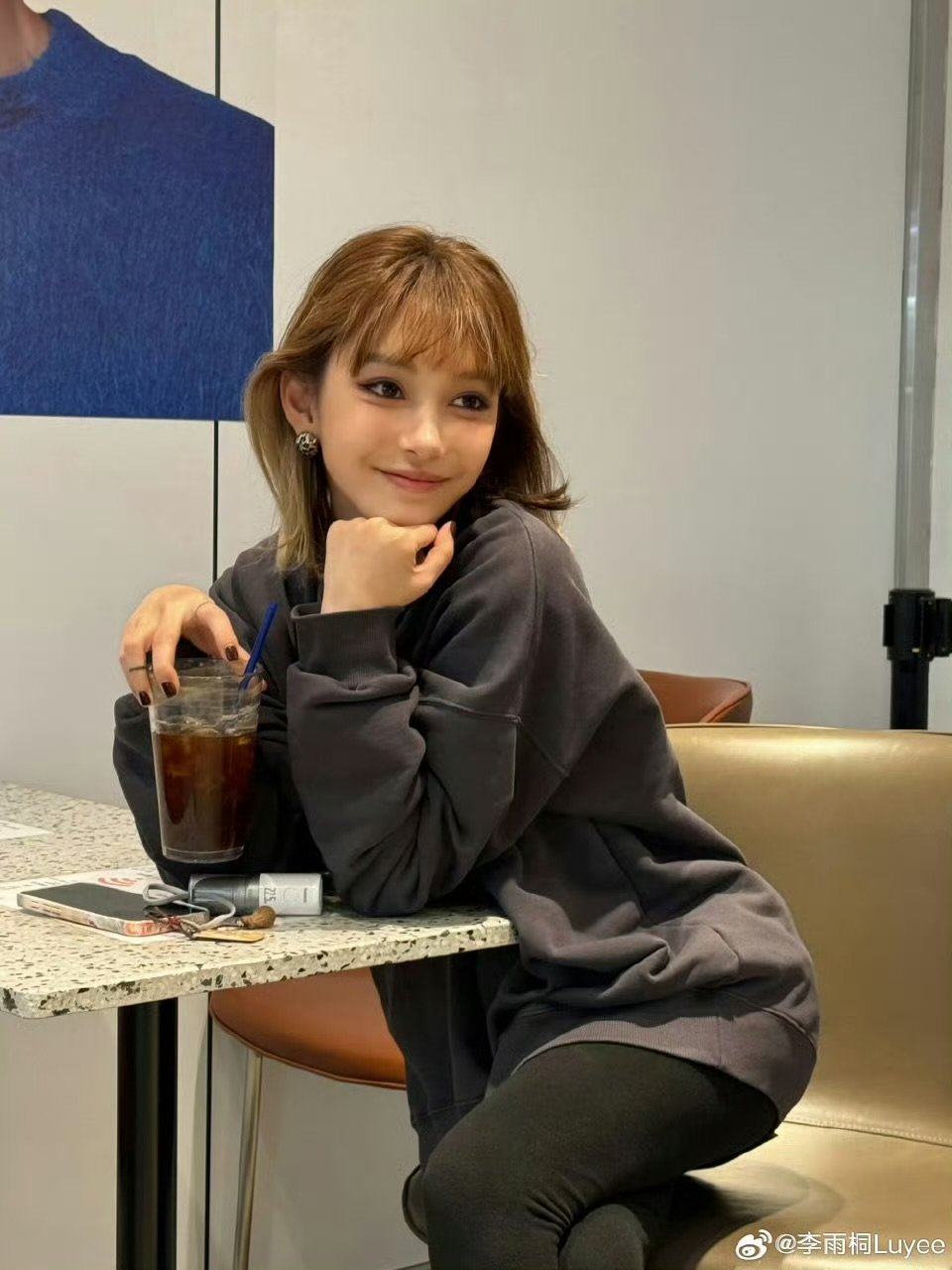 之前那么释然，现在突然爆发，被戳到痛处了吧。李雨桐曾表示不恨薛之谦 李雨桐曾说不