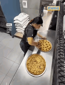 原来是这样的，蛋糕店定制的披萨，无形之中被偷了一块，人中龙凤，凤中翘楚，干什么都