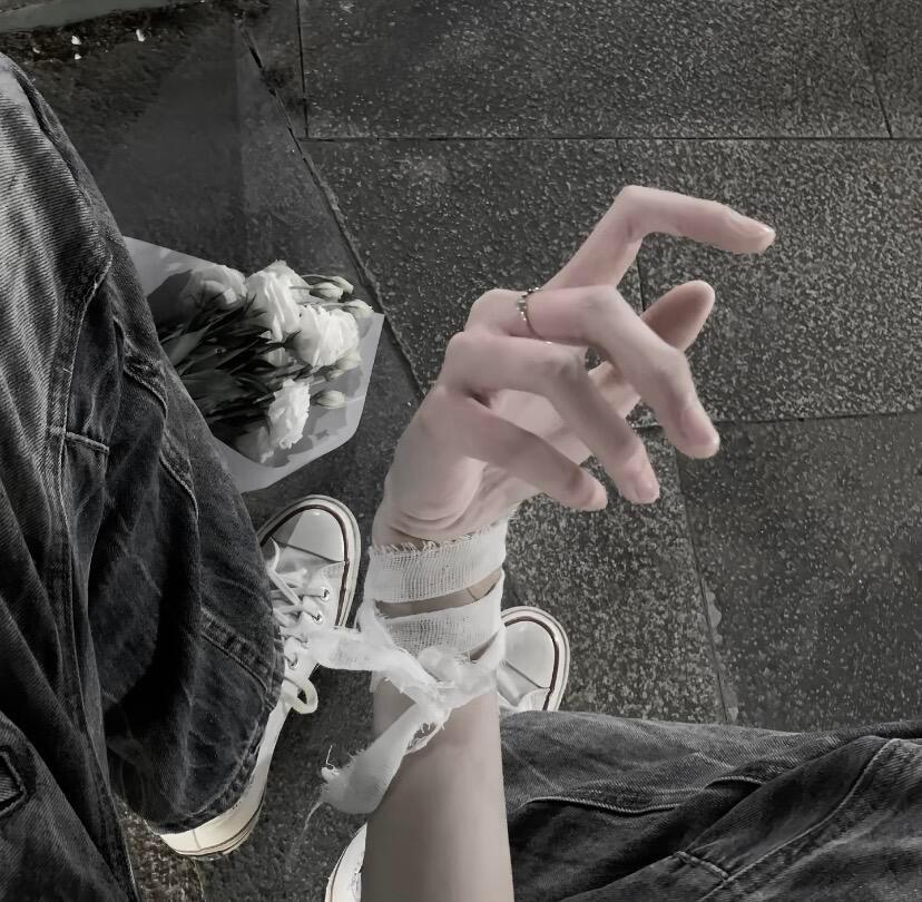 忧郁背景图｜如果我说 我需要你 你能一直不走吗 