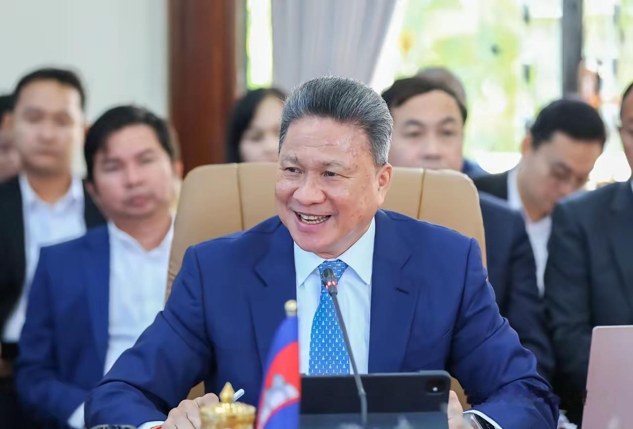 中柬最近又整了个超实用的新机制——中柬公私领域对话机制首次会议在金边顺利召开。柬