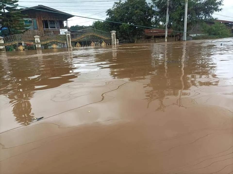 缅甸掸邦南部东枝－大其力公路上的南桑镇，10月4日早上开始降雨，10月5日早上9