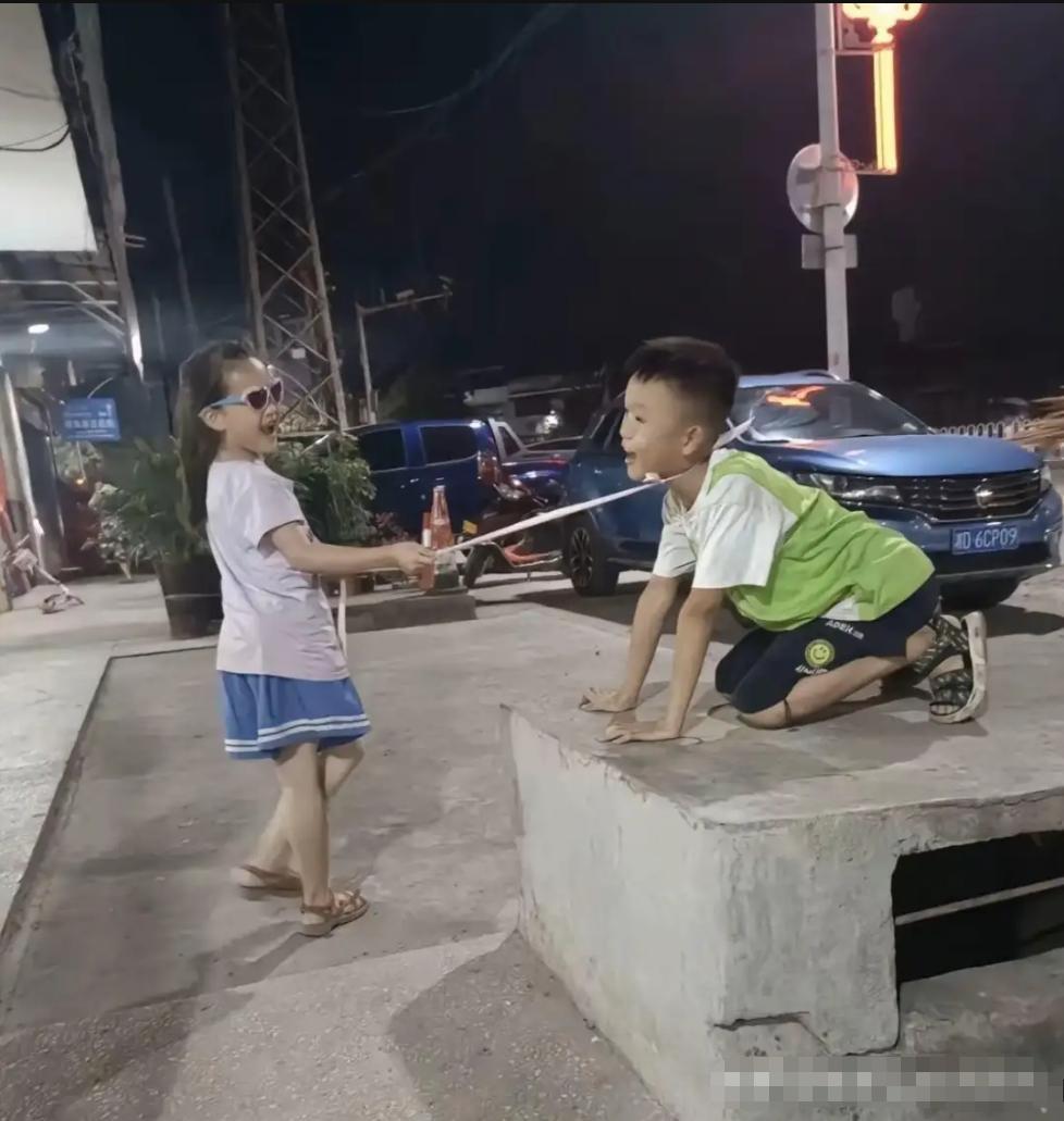 老婆临产突然提出要孩子要跟她姓，否则离婚！一个现实到扎心的应对策略…
兄弟，当你