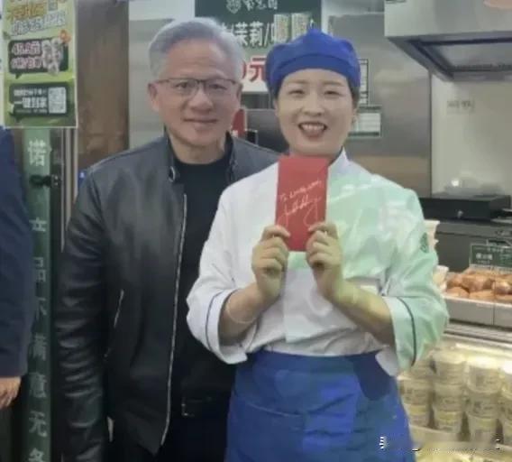 身价几千亿的人出行，连个清道的保镖都不带，这画面放在当下，显得格格不入。

瞅着
