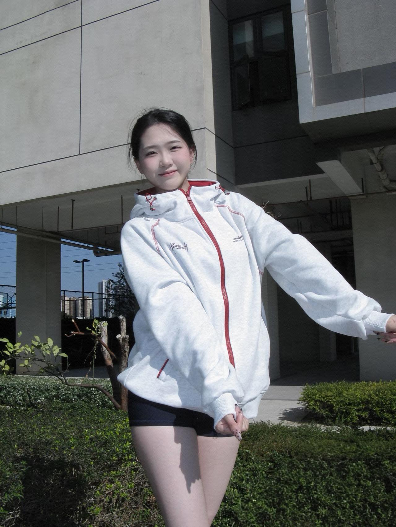 阳光明媚，活力四射