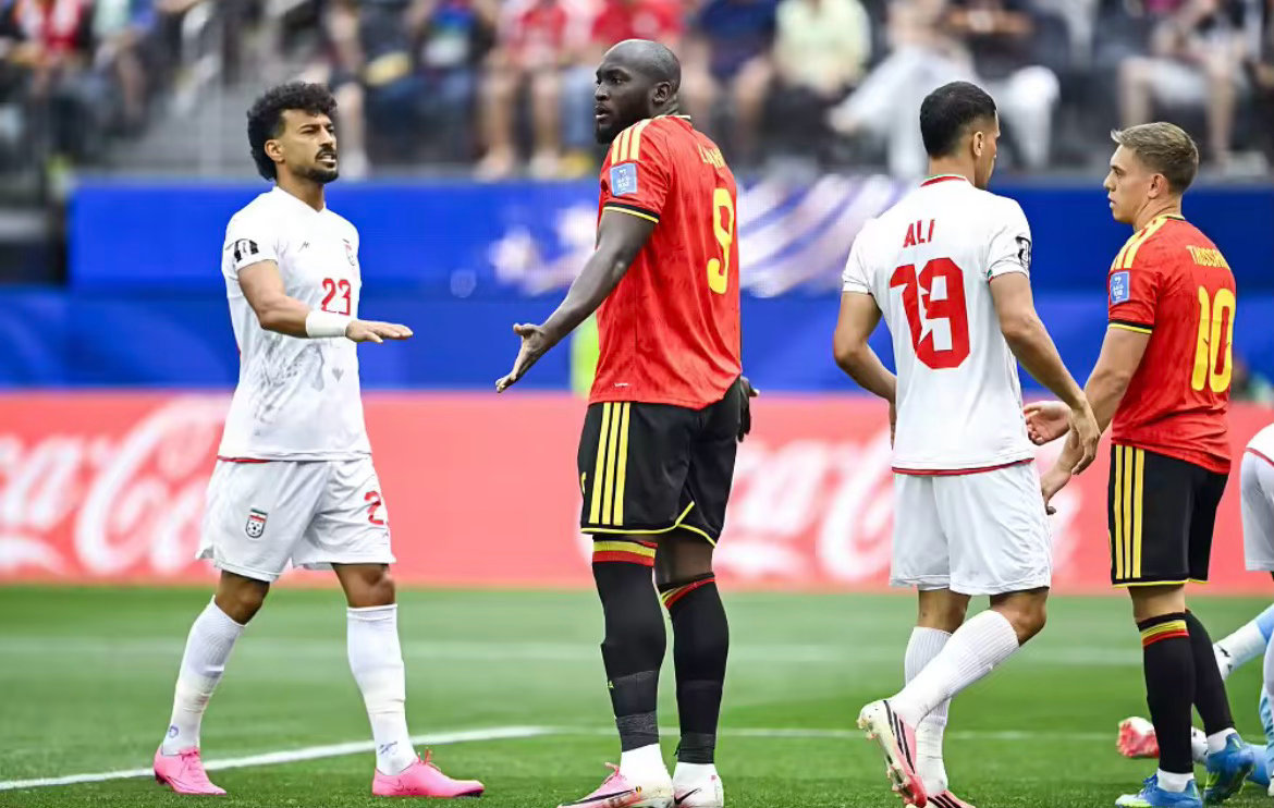 2026年世界杯G组次轮，比利时0-0战平伊朗。两队均遭遇2连平，伊朗凭借总进球